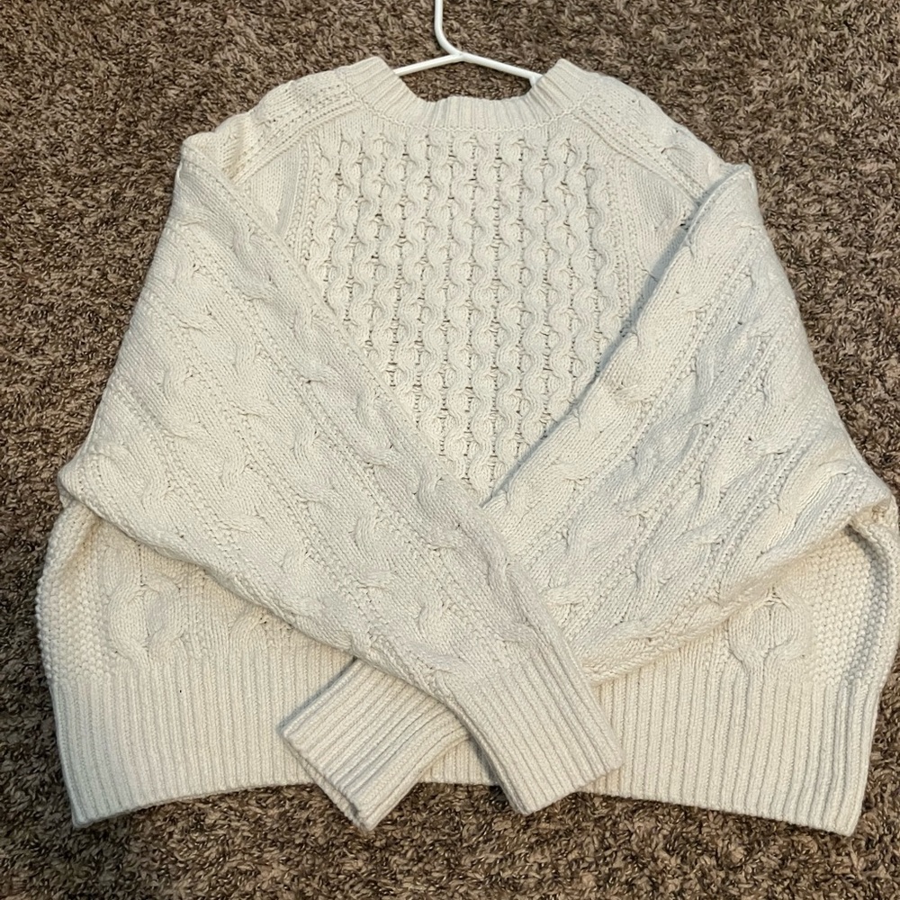 Universal Thread Cream Cable Knit Sweater